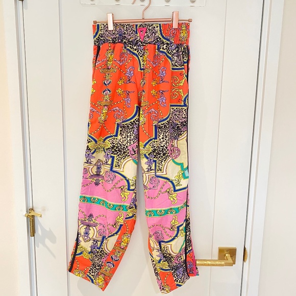 Fun joggers - Picture 1 of 3